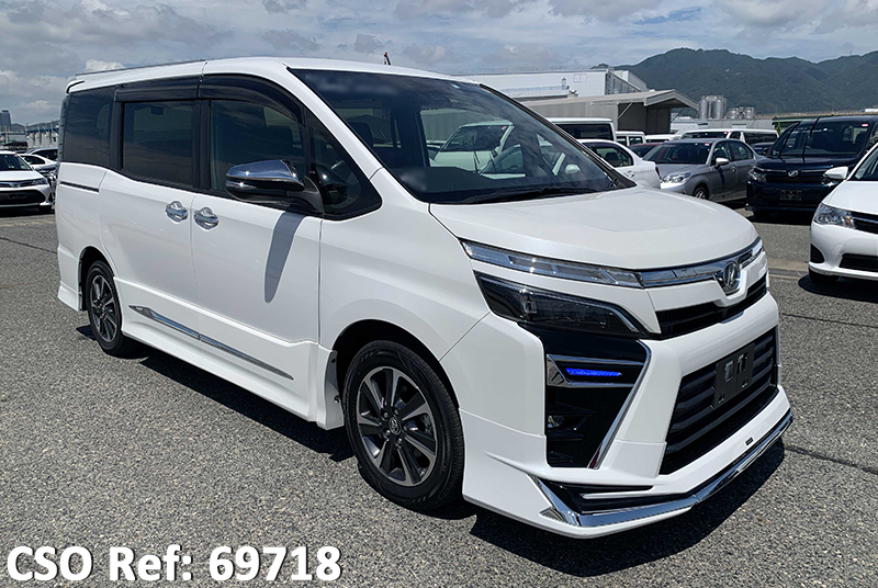 Toyota / Voxy 2018